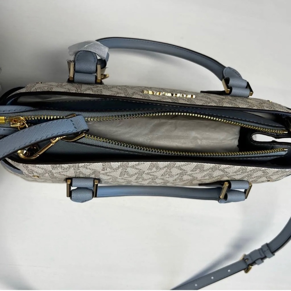 🩵NWT Michael Kors Large Lynn Satchel Pale Blue Multi Logo🩵 - Picture 6 of 8
